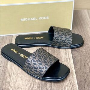 Michael Kors Black and Tan Patterned Slide Sandals